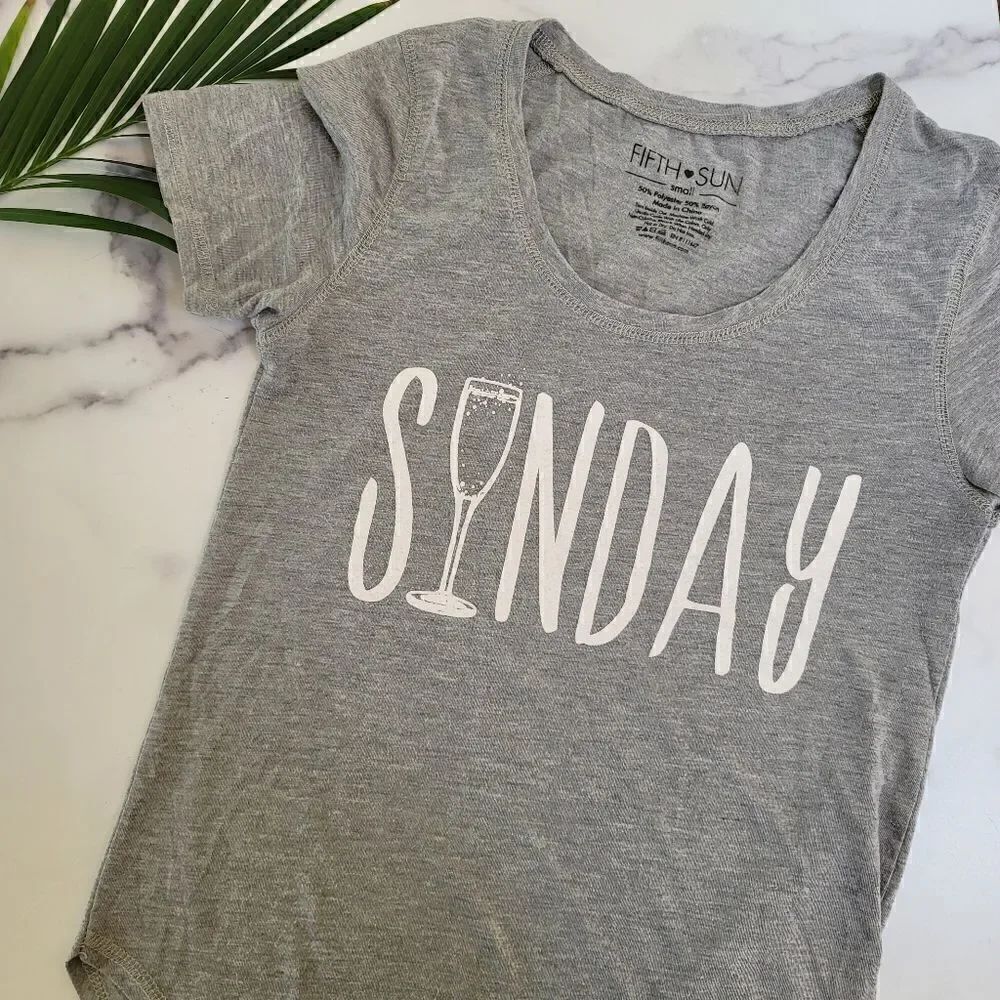 Fifth sun womens small sunday wine brunch grey cozy casual tee shirt pullover lo